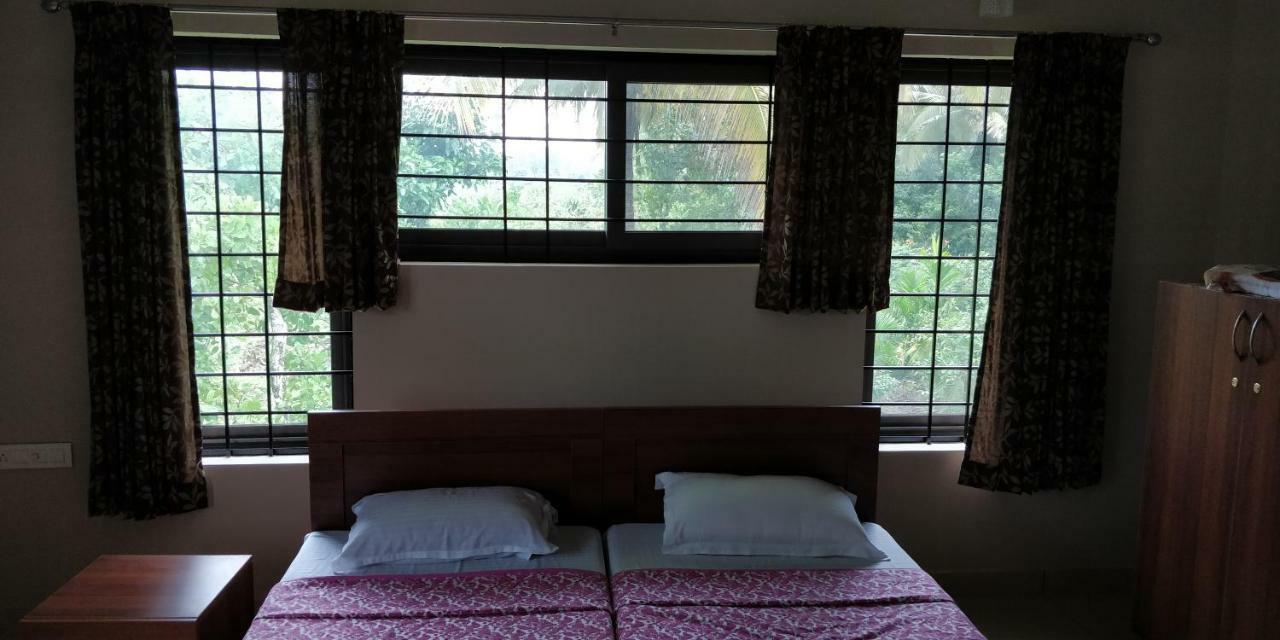 Sugamya Farm Guesthouse ซาการ์ ภายนอก รูปภาพ